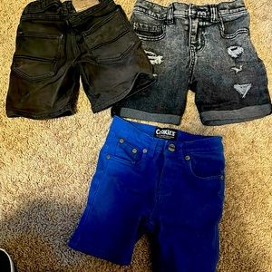 Kids size 4-5 year shorts
